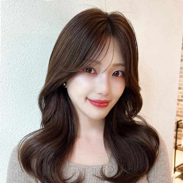 30代40代に人気の大人かわいい前髪ありのくびれショート