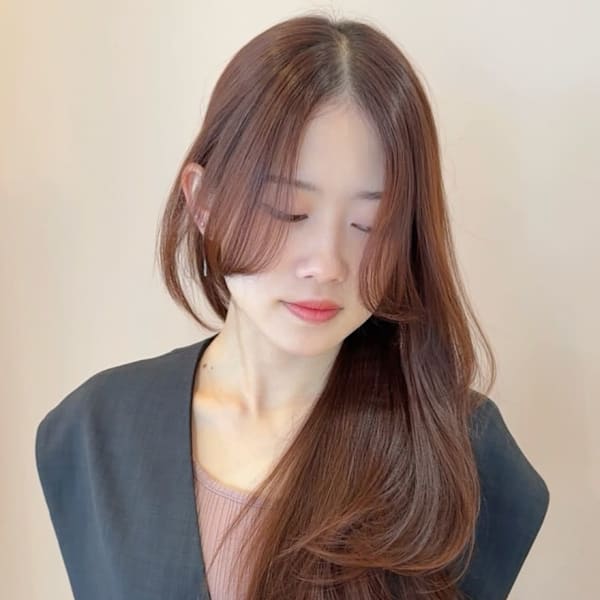オレンジブラウン 暖色カラー レイヤーカット 艶髪 20代