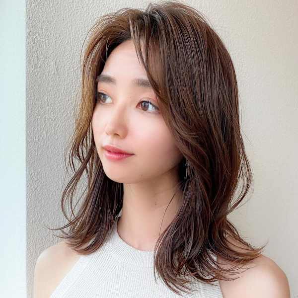 30代40代に人気！後れ毛かわいいくびれヘアシャギーレイヤー