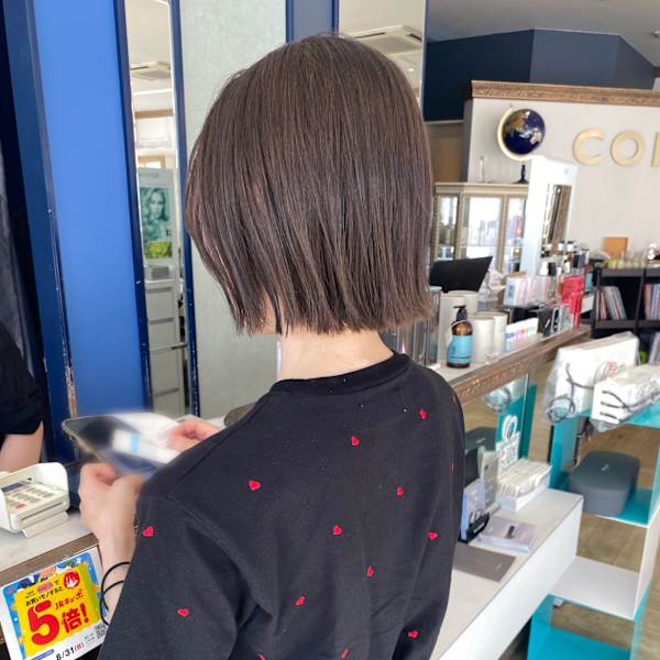 切りっぱなしボブ