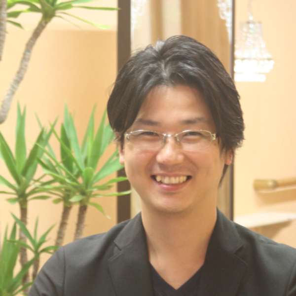Salon de PlusBelle【サロンドプルベル】のスタッフ紹介。清水 勇司