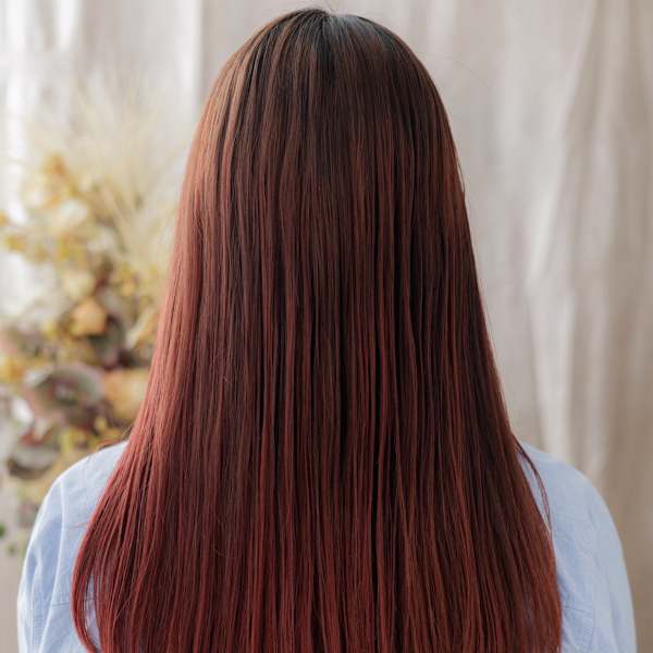 ツヤ感ワインレッドこなれエアストレート ローズブラウン