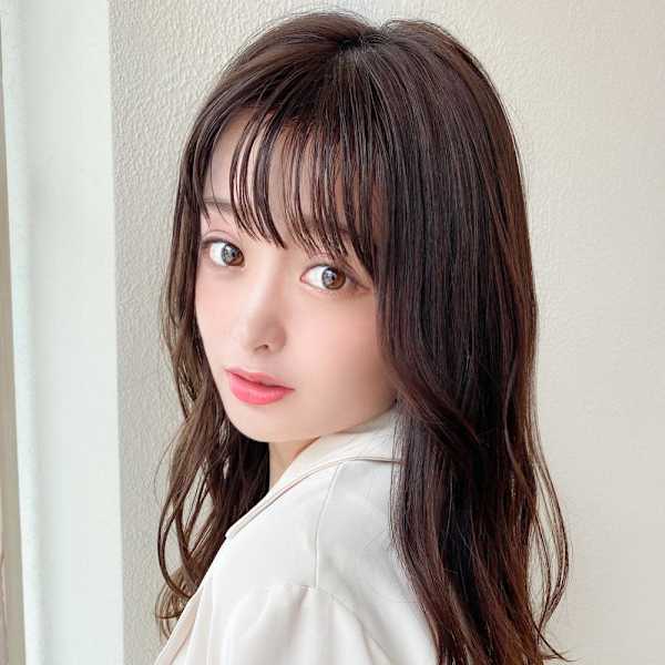 大人かわいいくびれヘアセミロング × ミルクティーベージュ