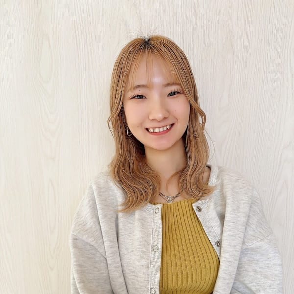 美容室 アクイールグラッセ【アクイールグラッセ】のスタッフ紹介。田鹿 毬鈴