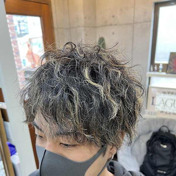 エッジハイライト×だれるパーマ|LAGUZ 茅ヶ崎 髪質改善 ヘアアレンジ