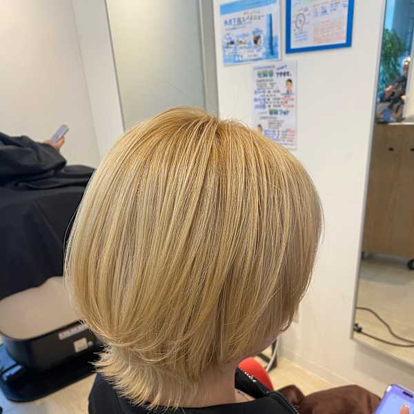 くびれボブ/ゴールド/ケアブリーチ/ダブルカラー