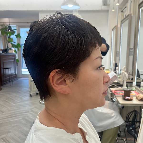 大人女性に似合うベリーショート