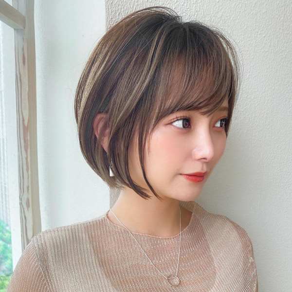 前下がりショートボブで絶壁解消!小顔に見えるひし形シルエット