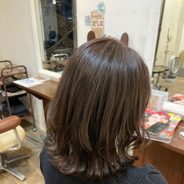 【CRESCENDO】ミディアムくびれレイヤースタイル|CRESCENDO