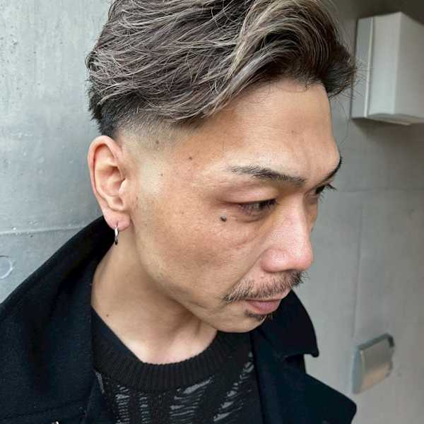 外国人風バレイヤージュ　ハイライトカラー　アッシュベージュ