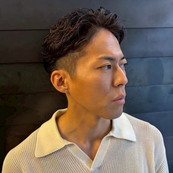 ナチュラルパーマ ツーブロック アップバング 40代