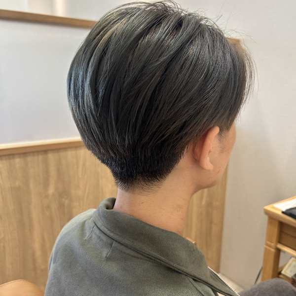 オリーブベージュ