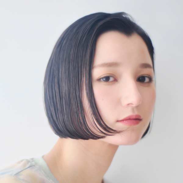 お手入れ簡単こなれ感のある大人可愛いボブ/白髪ぼかし