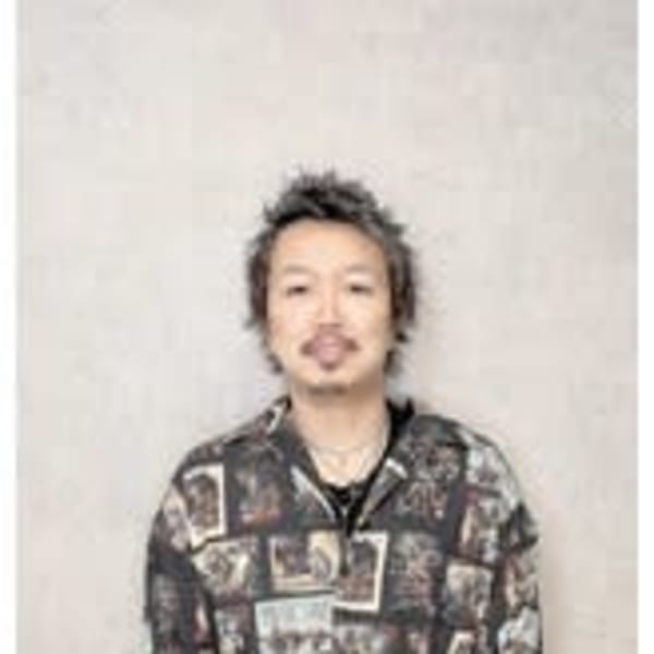 髪質改善 LINKTH 久喜【カミシツカイゼンリンクスクキ】のスタッフ紹介。ニイジマ ユウスケ