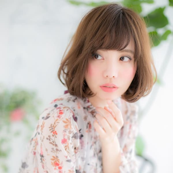 暖色系カラー×大人フェザーボブ