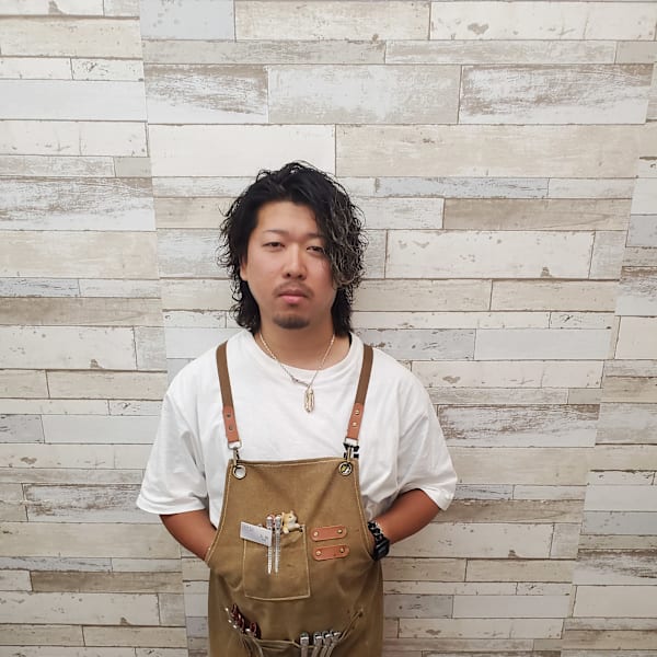 ANSA hair 藤森店【アンサヘアー フジモリテン】のスタッフ紹介。上田 祐輔