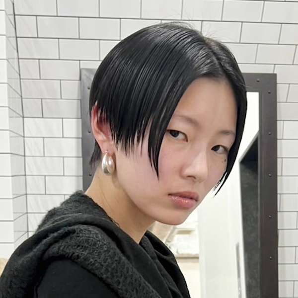 ハンサムショート、黒髪