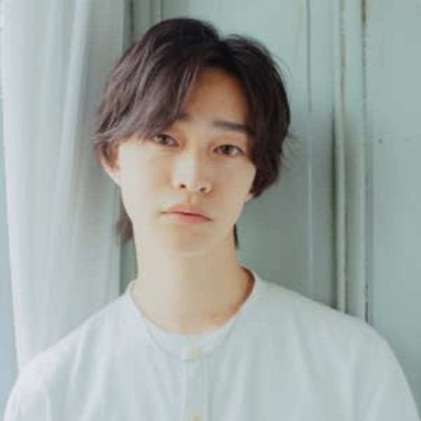 爽やかセンターパートスタイル|ヘアー&ネイル Feliz 富士南店