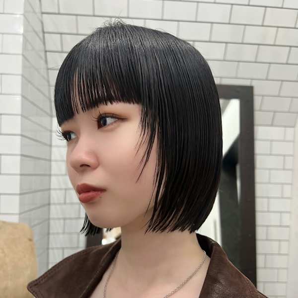 切りっぱなしボブ×顔周りレイヤー×パーマ