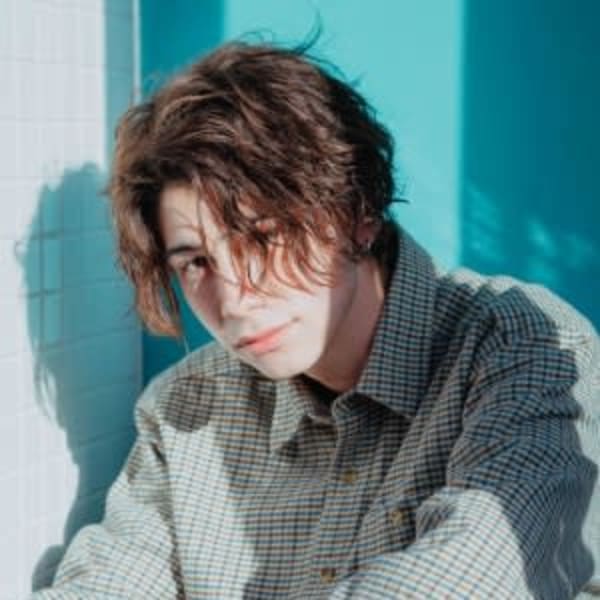 ミディアムパーマスタイル