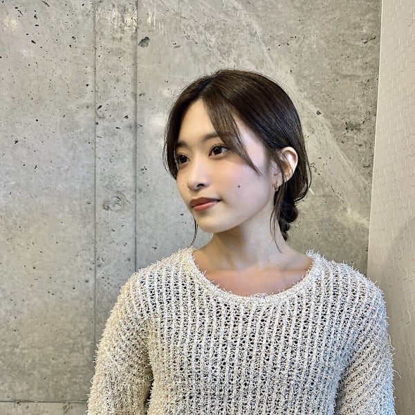 半個室型美容室 Sourire 赤坂店【ハンコシツガタビヨウシツスーリールアカサカテン】のスタッフ紹介。新藤　麻衣