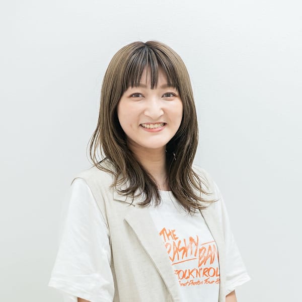 AULA 小矢部店【アウラ オヤベテン】のスタッフ紹介。高田 奈未紀