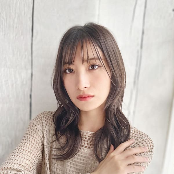 グレージュカラーのミックスくびれカールスタイル|hair make nalu 荻窪西口 白山神社参道通り店