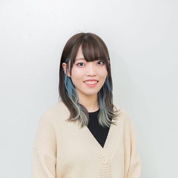 AULA 砺波店【アウラ トナミテン】のスタッフ紹介。川合 桃佳