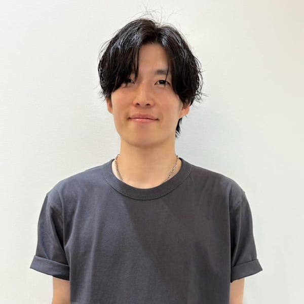 Land Hair【ランド ヘアー】のスタッフ紹介。森岡　樹生