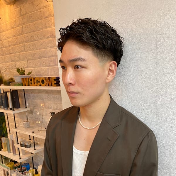 テーパーフェード/強めパーマ/ツーブロ/刈り上げ|Hair ALES 原宿