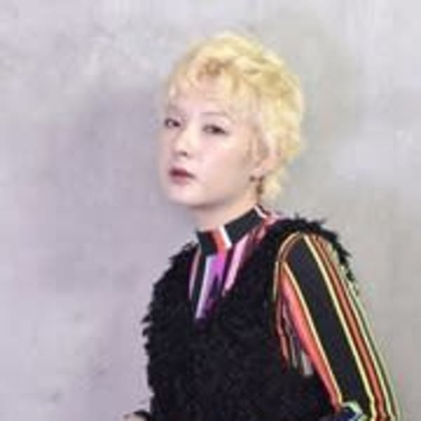 ブロンド/ベリーショート