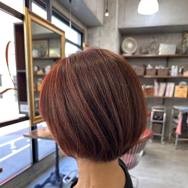 大人ボブ×レッドカラー