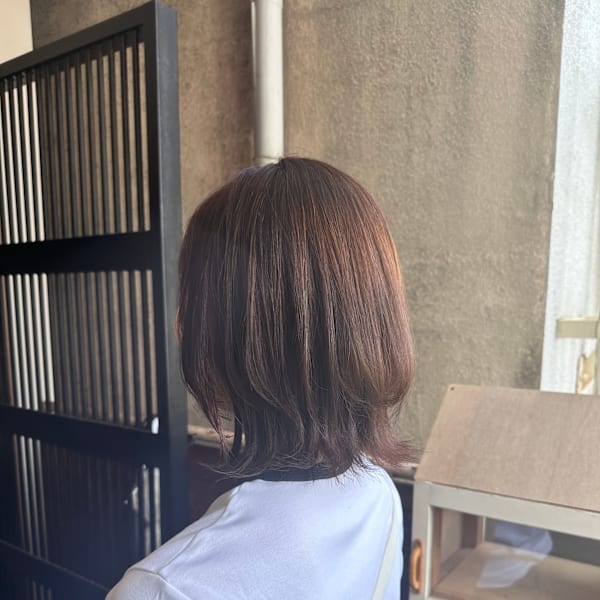 軽やかなレイヤーカット