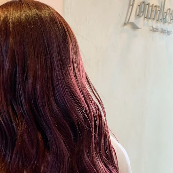 レッドカラー×ロングスタイル