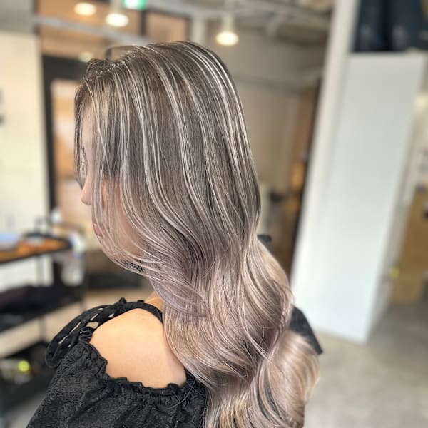 【海外風ブリーチ2回必須】ハイトーンバレイヤージュ|LAFF 難波店