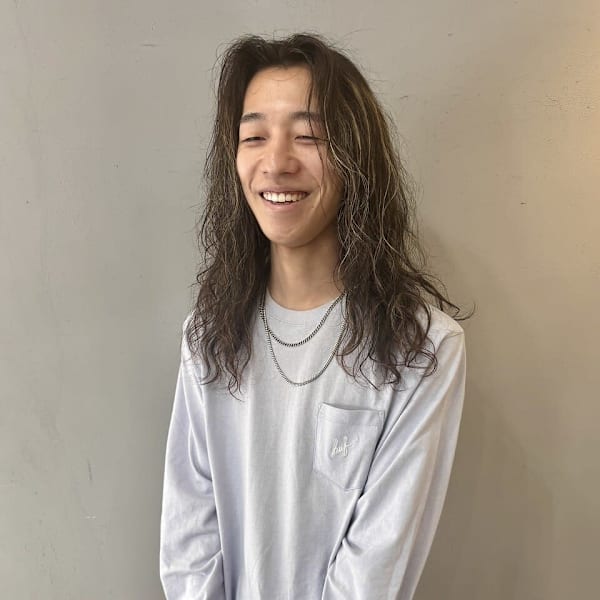 Aust hair Figaro【オーストヘアーフィガロ】のスタッフ紹介。榊谷  一希