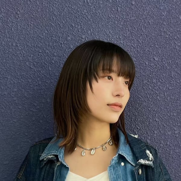 ミディアムウルフ レイヤーカット 顔周りレイヤー