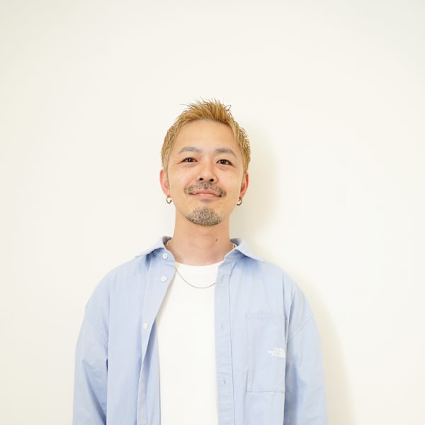 eclat hair’s BEAU group【エクラ ヘアーズ ボウ グループ】のスタッフ紹介。福永 晋也