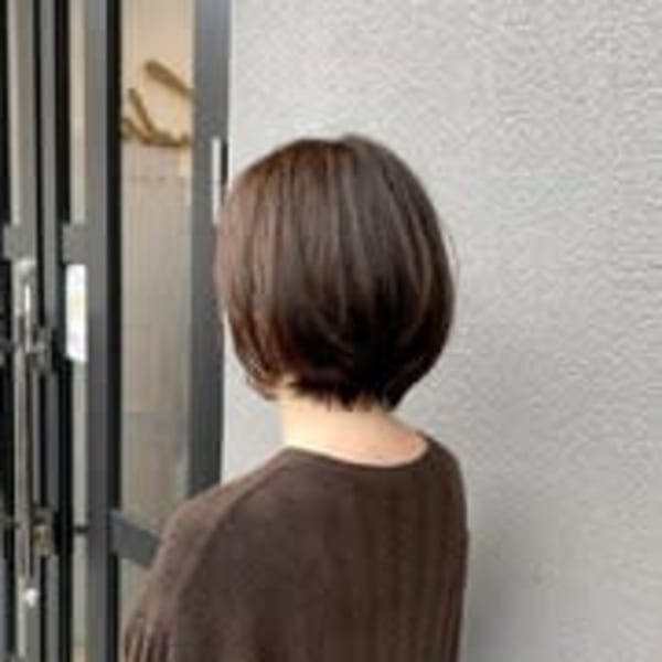 丸みショート×アッシュブラウン(白髪染め可)|Laedi