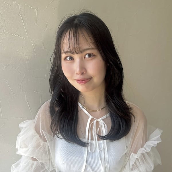 美容室FaB 千葉店【ビヨウシツファブチバテン】のスタッフ紹介。AKANE