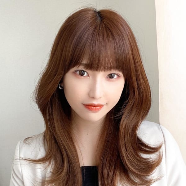 暗髪でも出せるこなれ感フェイスレイヤー×ナチュラルセミロング