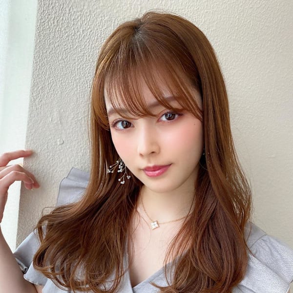 暗髪でも出せるこなれ感フェイスレイヤー×ナチュラルセミロング