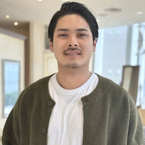 ZACC vie 【ザック ヴィ】【ザック ヴィ】のスタッフ紹介。定岡 広樹