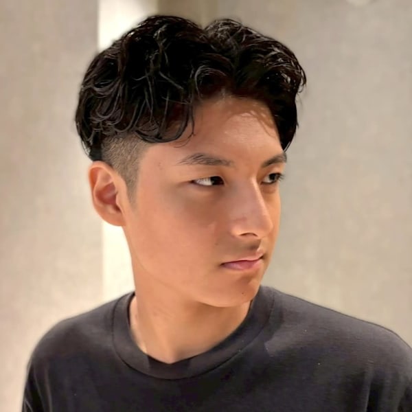 アップバング ツーブロック フェザーパーマ センターパート|Men's Salon bloc