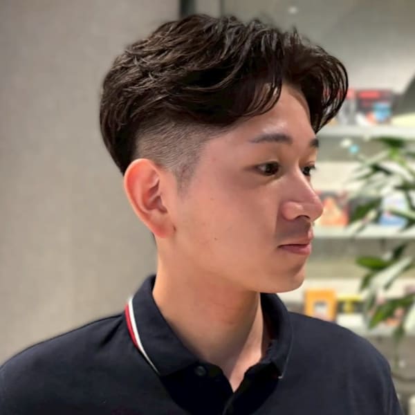 フェザーパーマ カルマパーマ センターパート ツーブロック|Men's Salon bloc
