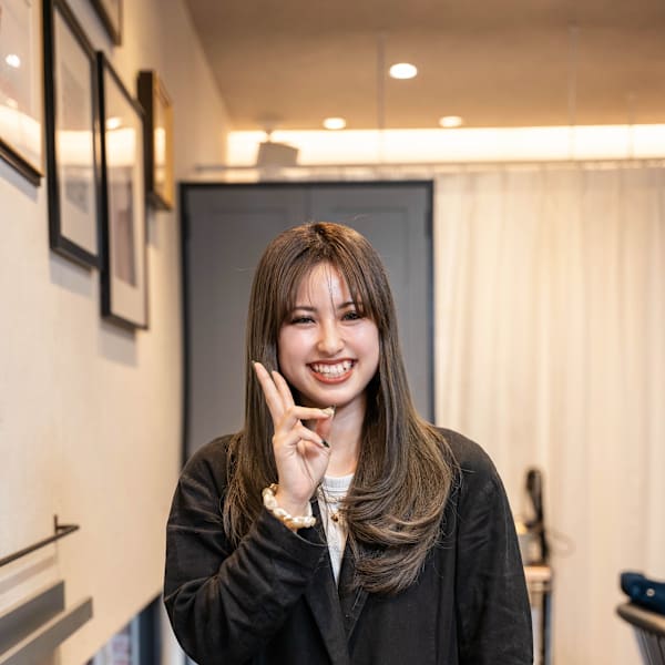HAIR & MAKE EARTH 沖縄泡瀬店【ヘアメイクアースオキナワアワセテン】のスタッフ紹介。茂太心奈