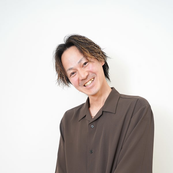 Rim hairs BEAU group【リム ヘアーズ ボウ グループ】のスタッフ紹介。橋本 ひろむ