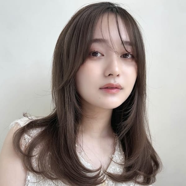 ミディアムレイヤー/グレージュ/簡単スタイリング|ZACC raffine【ザック ラフィネ】