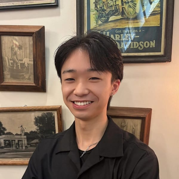 ヒロ銀座 BARBER SHOP 新宿店【ヒロギンザバーバーショップシンジュクテン】のスタッフ紹介。大崎俊輔