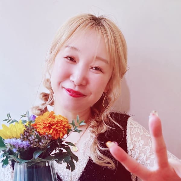 hair+resort valentine【ヘアリゾートバレンタイン】のスタッフ紹介。長浜　里香